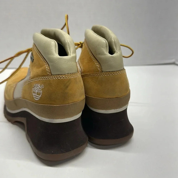 Timberland Ankle Boots Wedges Heeled Nubuck Chukka Tan Cream Women's Size 8 - Picture 2 of 8